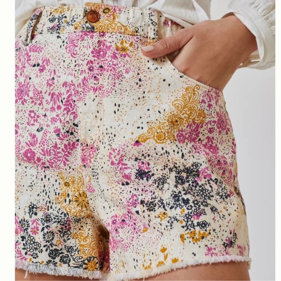 Anthro Pilcro high waist shorts in printed denim Scrunchie style Size Medium - Picture 16 of 16